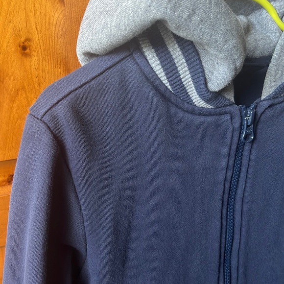 Gap - Picture 6 of 13